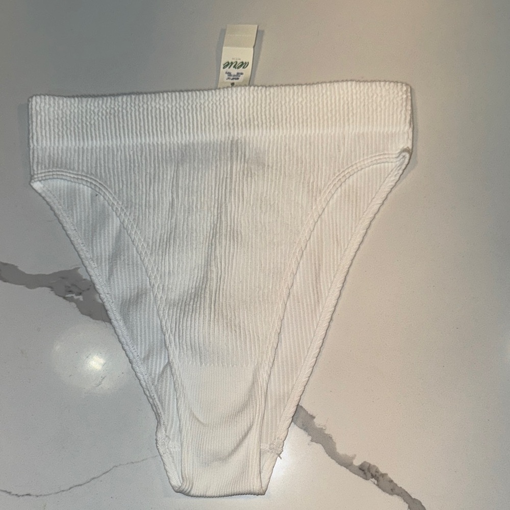 Aerie NWT